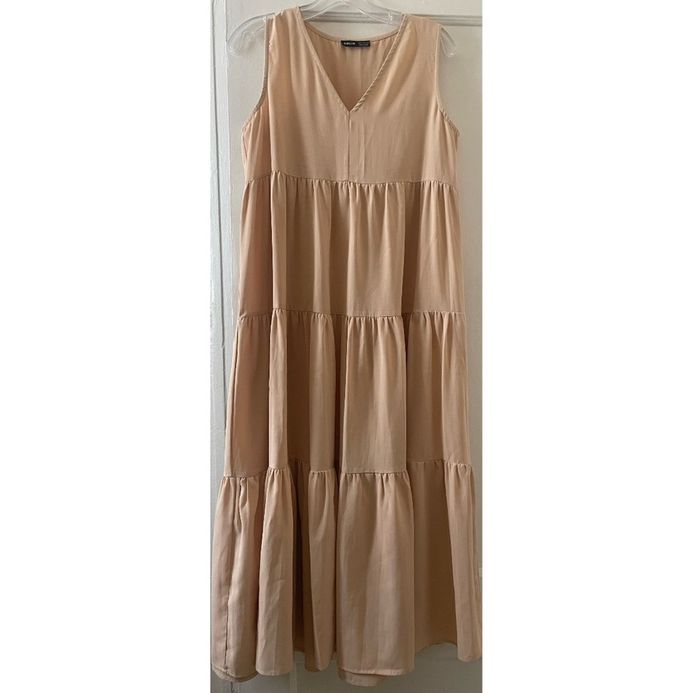Elegant Sleeveless Tan Midi Dress